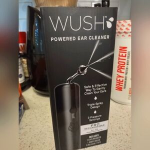 NWT Black Wolf Ear Ckeaner